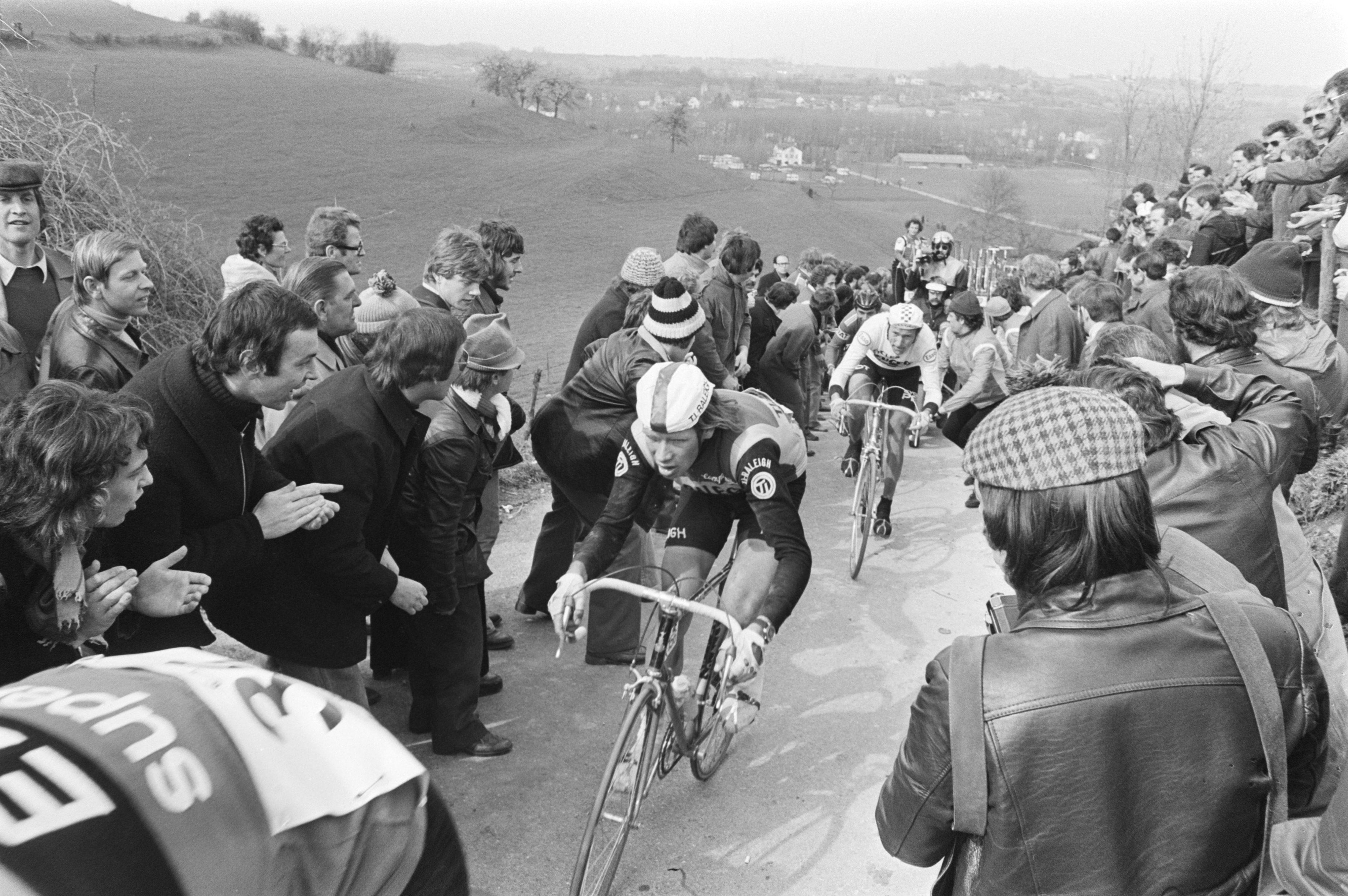 The peloton climbs a Limburg hill during the Amstel Gold Race.